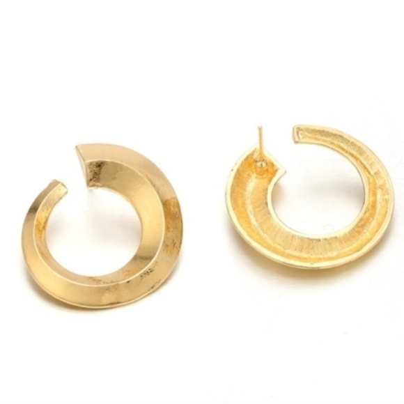 Jewelry - Gold Geometric Circle Stud Earrings